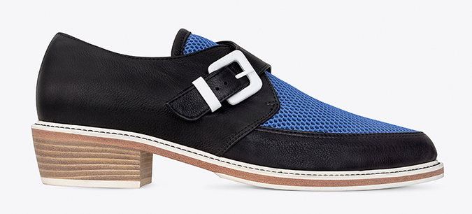 Blau-Schwarzer Schuh Beispiel